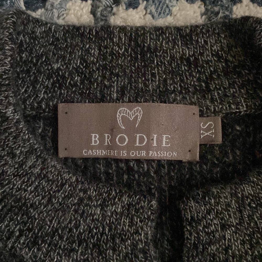 Brodie Cashmere Charcoal Grey Cropped Sweater EUC - Picture 4 of 6